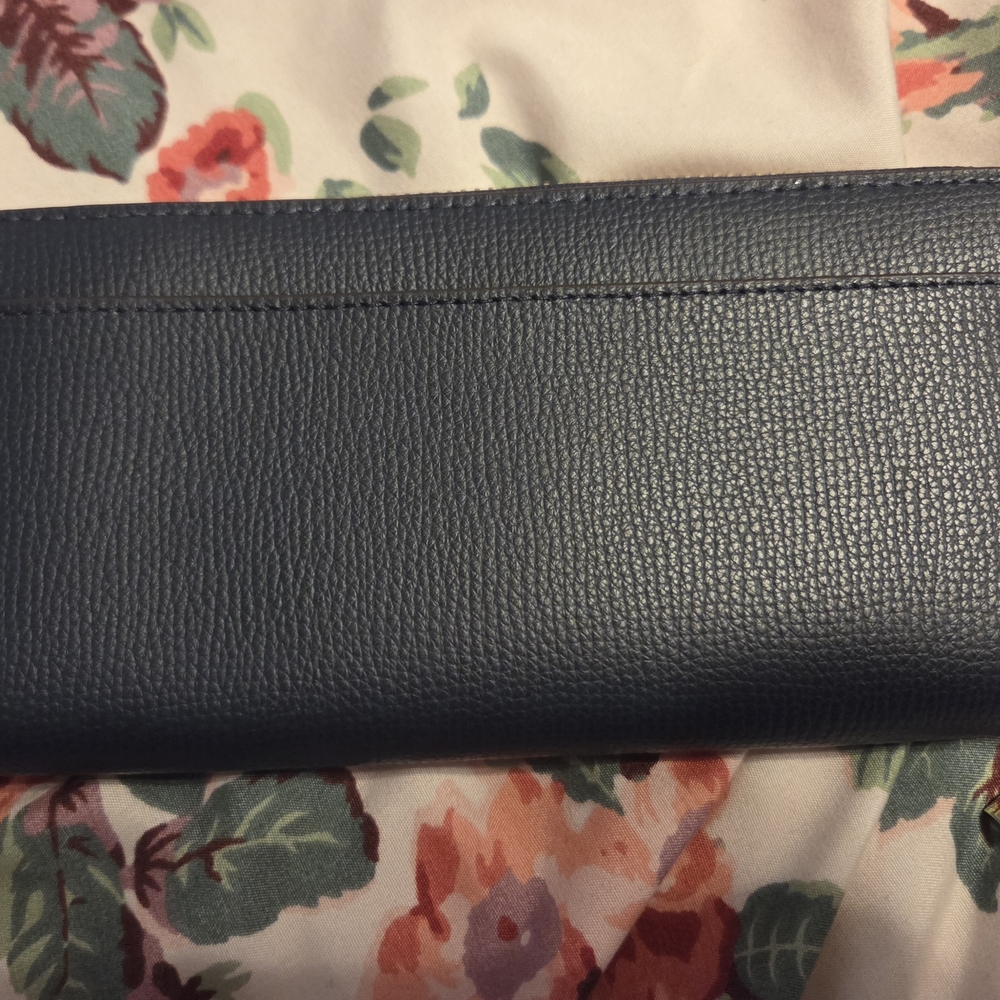 Kate SPADE WALLET - Picture 2 of 2